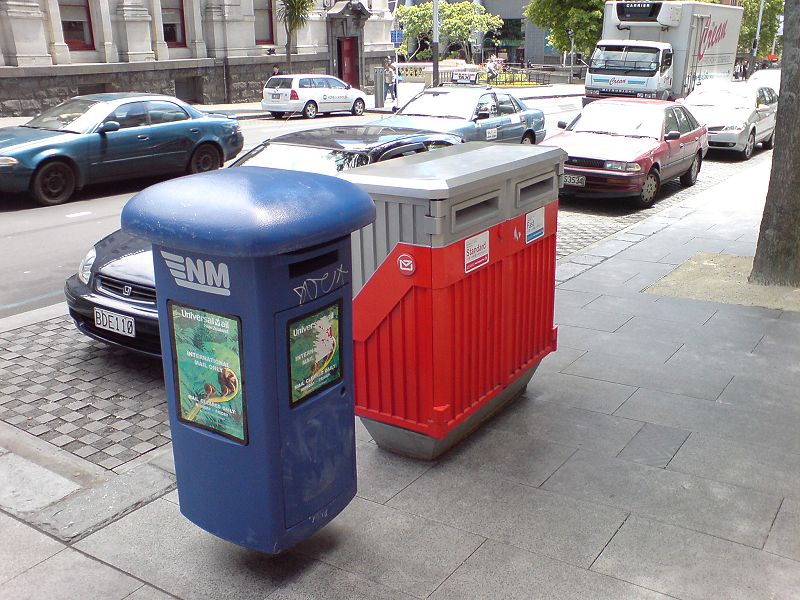 800px-Mailboxes_Queen_Street_Auckland.jpg