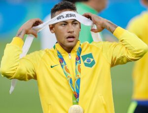 Salários milionários são justos? Valor subjetivo e a teoria da imputação no futebol profissional