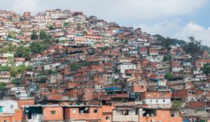 O terremoto que tornou visível o que o chavismo mantinha invisível